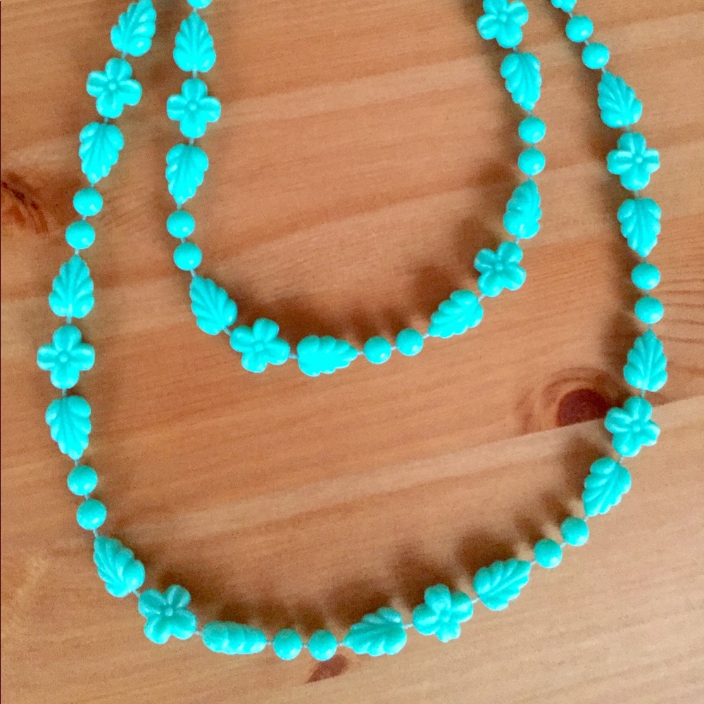 Necklace. Turquoise vintage plastic beads.